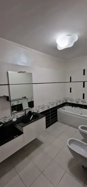 Mamaia,zona Cazino! Apartament vedere frontala la lac. - imagine 7