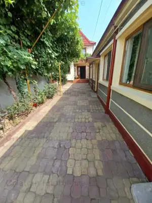 Casa Pretabila 2 familii, suprafata teren 290 mp, toate utilitatile, zona Centrala - imagine 3