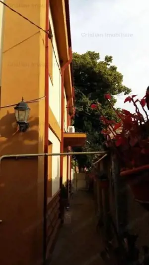 Vila P+1 -2 corpuri pretabila 2 FAMILII zona Centrala(C Galati-Independentei) 216mp construtiiti - imagine 3 Vila P+1 -2 corpuri pretabila 2 FAMILII zona Centrala(C Galati-Independentei) 216mp construtiiti - imagine 3