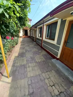Casa Pretabila 2 familii, suprafata teren 290 mp, toate utilitatile, zona Centrala - imagine 2