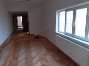 1100mp util IMENSA VILA P+1+M+ 2 spatii comerciale, zona Centrala - imagine 20