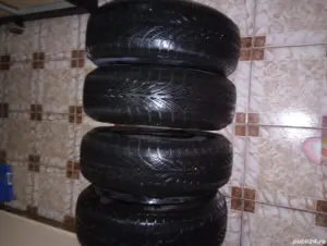 Vând cauciucuri de iarna 