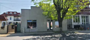 Inchiriez spatiu comercial central la Bd. Republicii