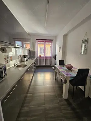 Vand apartament 3 camere in Selimbar - imagine 3 Vand apartament 3 camere in Selimbar - imagine 3