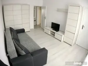 1 camera situat in Piata 700 