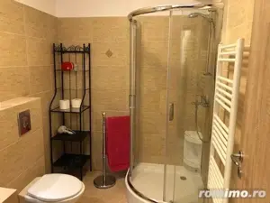 1 camera situat in Piata 700  - imagine 2