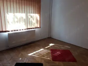 Vând apartament 4 camere, Otopeni, ultracentral - imagine 2