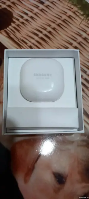 Vând căști wirless samsung galaxy buds live de culoare albe - imagine 3