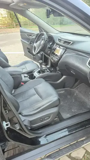 Nissan X-Trail T32 cu 7 locuri 4x4 piele, panoramic, carlig, Keyles, anvelope noi, recent adus în Ro - imagine 3