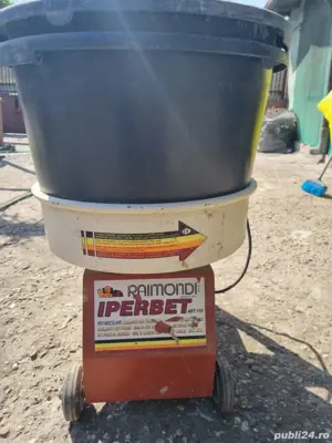 Vând amestecator profesional Iperbet de la Raimondi 