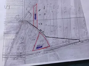 Vind  parcele  de teren