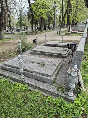 Concesiune loc de veci cu lucrare executata din beton 3 locuri  - imagine 4