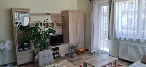 Închiriez apartament 3 camere, etaj intermediar, fără parcare, Florești