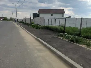 Cernele 700mp se poate construi, are două intrări,12m la stradă asfaltată patru benzi și trotuar lat - imagine 2