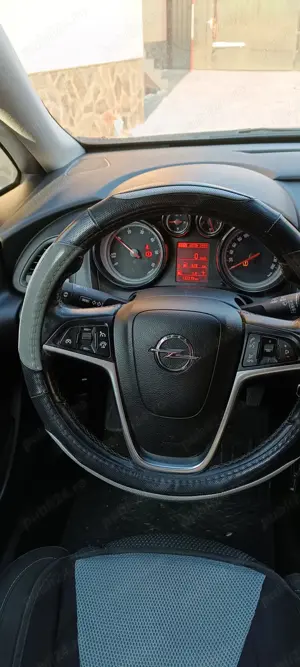 Vând Opel Astra Sports Tourer. - imagine 2