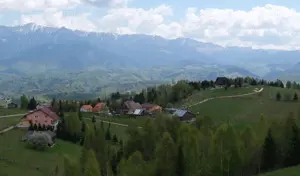 Vanzare 1266 mp teren superb Cheile Rasnoavei la munte langa padure si pensiuni - imagine 2