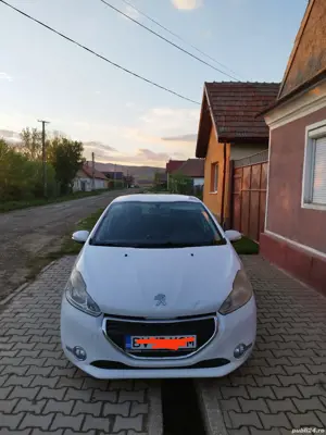 Peugeot 208 - imagine 6