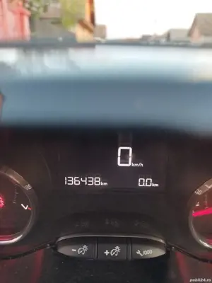 Peugeot 208 - imagine 3