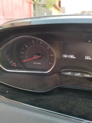 Peugeot 208 - imagine 7