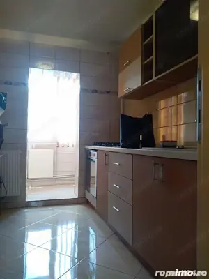 vanzare un apartament 2 camere decomandat zona Modern  - imagine 4