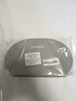 Geanta cosmetice noua