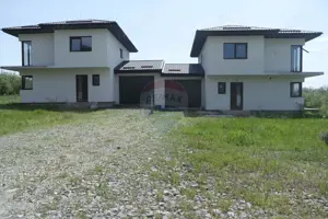 Casă de vanzare (duplex) semifinisata, in Tautii Magheraus