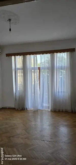 propietar vînd apartament cu 3 camere decomandat in vilă etaj 1 din2 zonă centrală Hala Traian - imagine 3