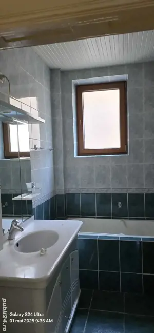 propietar vînd apartament cu 3 camere decomandat in vilă etaj 1 din2 zonă centrală Hala Traian - imagine 5