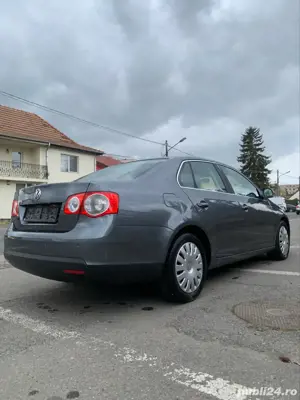 VW Jetta  Euro 4 2009 Benzina Simplu 1.6 MPI 102 CP BSE Impecabil - imagine 2