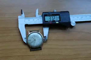 Ceas mecanic barbatesc vechi UMF Ruhla