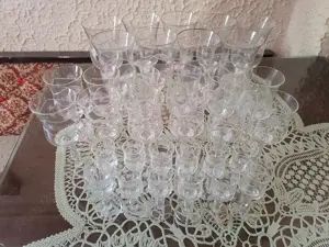 Set 33 de pahare cu picior din sticlă made in RSR vintage