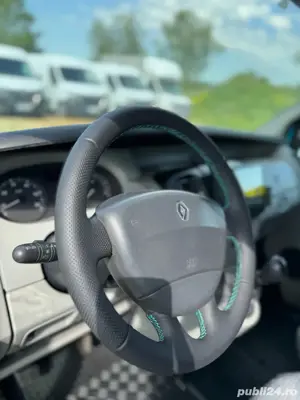 Renault Traffic 6 locuri - imagine 6 Renault Traffic 6 locuri - imagine 6