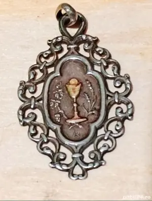 Medalion din argint cu pocalul din aur