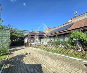 Casa individuala cu 4 camere si 2 garaje,  zona Lipovei