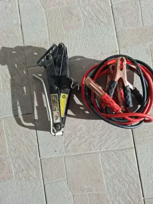 vand cabluri noi si cric pentru masina. - imagine 2
