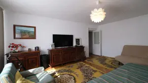 Vanzare casa mare cu etaj si 6200 mp teren in Fieni, judetul Dambovita - imagine 5