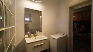 Vanzare casa mare cu etaj si 6200 mp teren in Fieni, judetul Dambovita - imagine 18