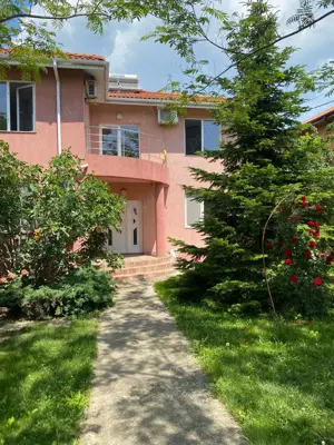 inchiriez camere in vila Eforie Nord