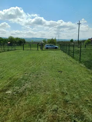 Vând teren în Alba Iulia, în cartierul Partos. 