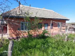 Vând casa la tara în loc liniști! - imagine 2