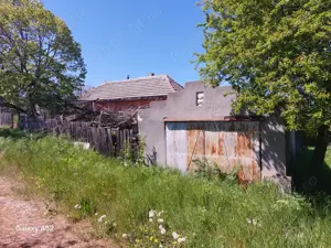 Vând casa la tara în loc liniști! - imagine 9