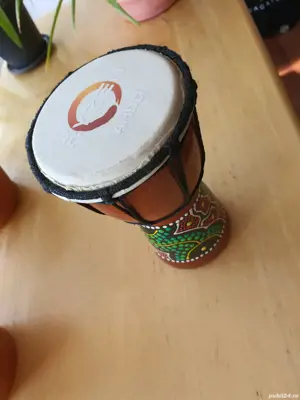 Toba AMD Ryzen lucrata manual, pictata pe lemn