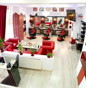 Angajam frizer cu experiență