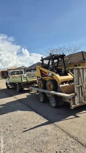 Inchiriez mini încărcător(bobcat) prestari servicii si cu excavator - imagine 5