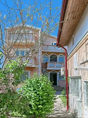 Vila de vânzare (parter etaj 1 etaj 2)si anexe  - imagine 5