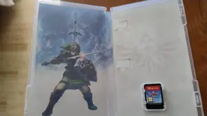 The Legend of Zelda: Skyward Sword (Nintendo Switch) + collectables