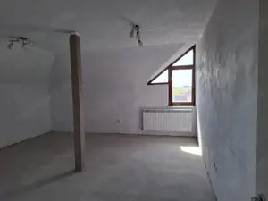 VILA S+P+E+M  cu SPATIU COMERCIAL  central in Nadlac - imagine 19