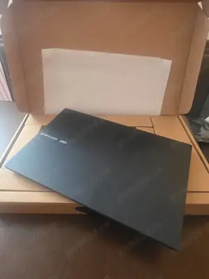 Laptop nou Asus Vivobook