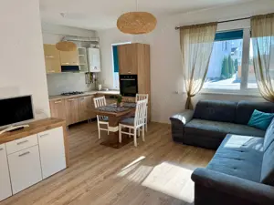 Vânzare Apartament cu 3 Camere, 110mp si curte privata   Dumbrăvița, Timișoara