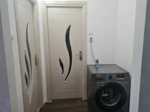 Vand apartament 2 camere zona Scoala 11  - imagine 6